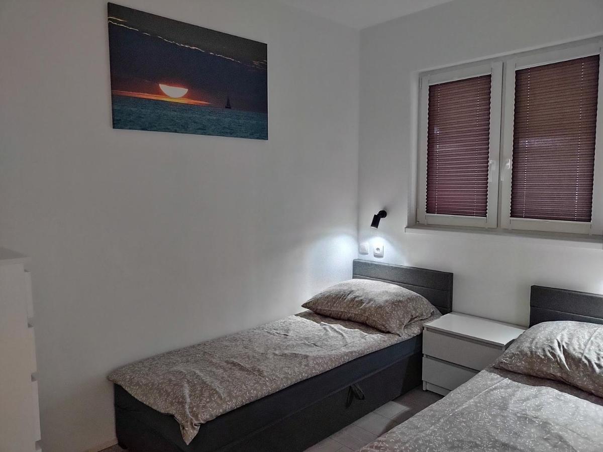 Domek Parterowy Apartamentowy Ostoja Rewal Exteriör bild